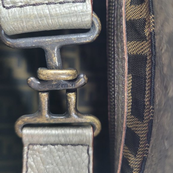 NEW Fendi Silver Metallic Du Jour Ostrich Bag - Picture 9 of 13